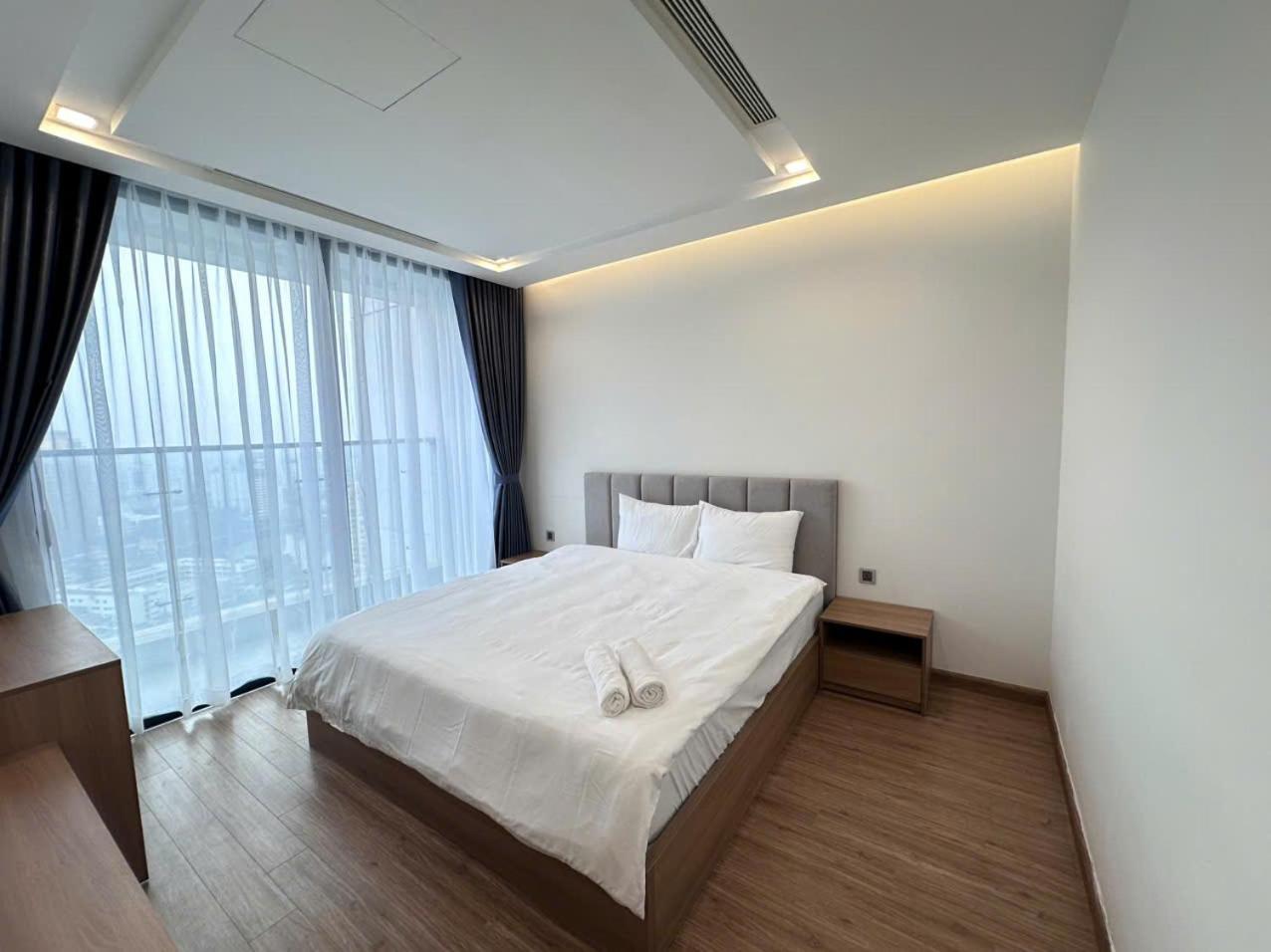 Luxury Apartment In Vinhomes Metropolis Hanoi Exteriör bild