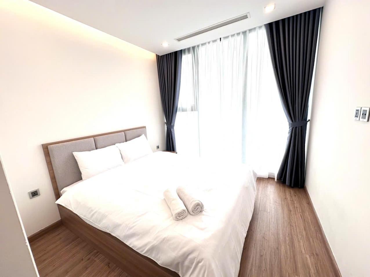 Luxury Apartment In Vinhomes Metropolis Hanoi Exteriör bild