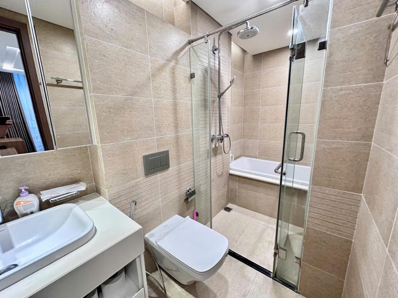 Luxury Apartment In Vinhomes Metropolis Hanoi Exteriör bild