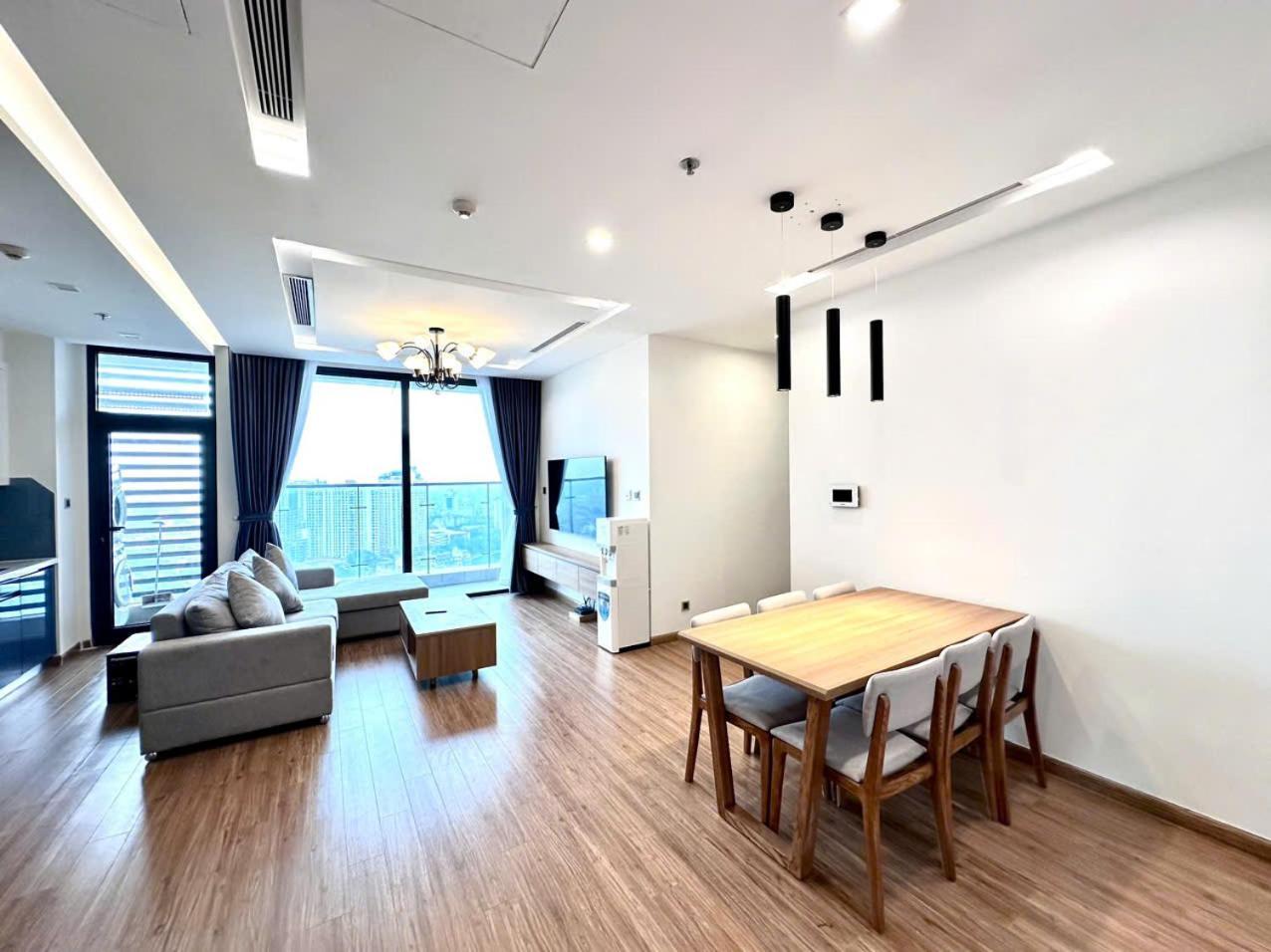 Luxury Apartment In Vinhomes Metropolis Hanoi Exteriör bild