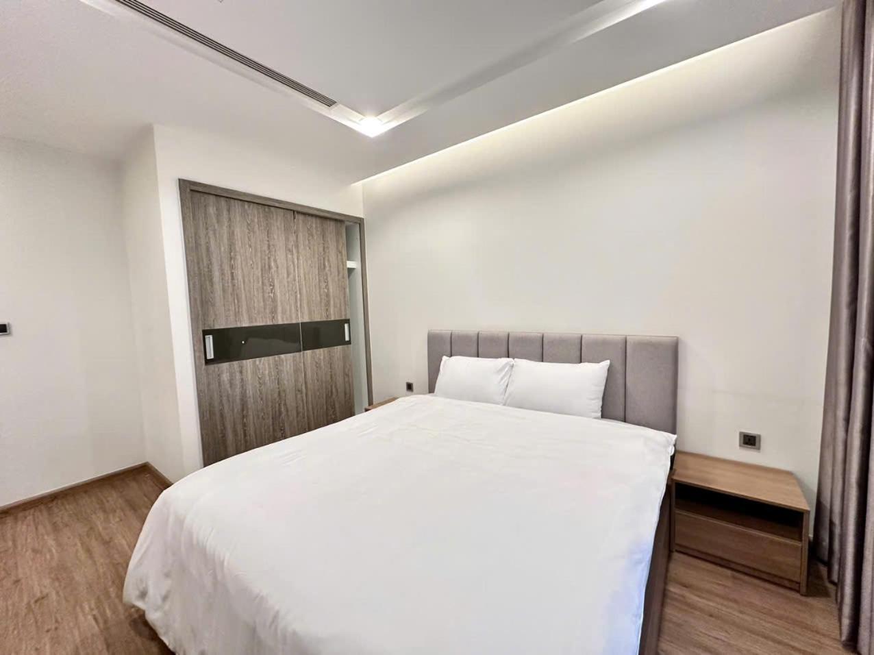 Luxury Apartment In Vinhomes Metropolis Hanoi Exteriör bild