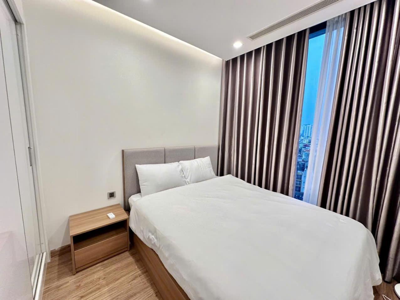 Luxury Apartment In Vinhomes Metropolis Hanoi Exteriör bild