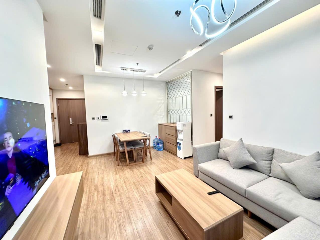 Luxury Apartment In Vinhomes Metropolis Hanoi Exteriör bild