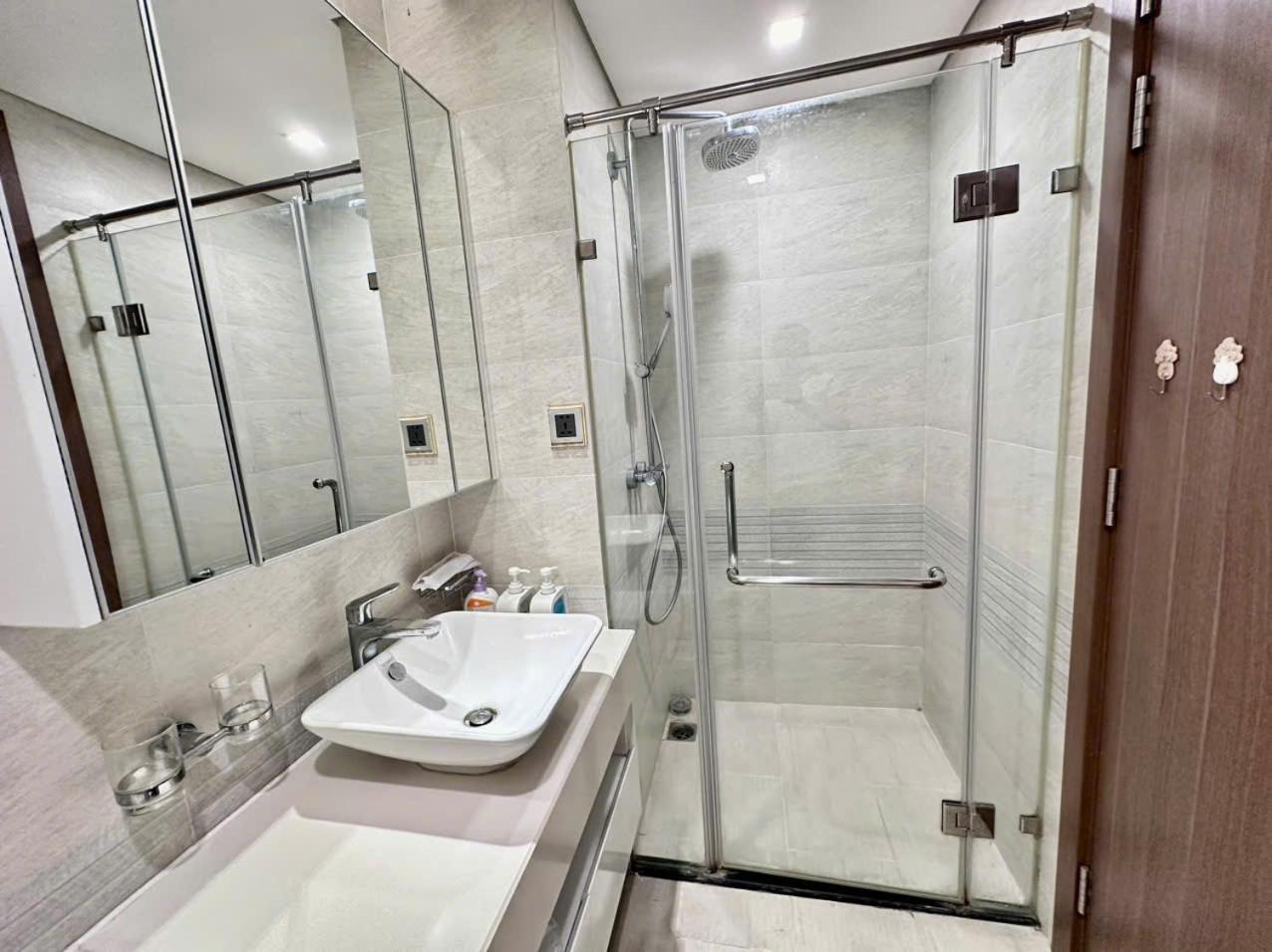 Luxury Apartment In Vinhomes Metropolis Hanoi Exteriör bild