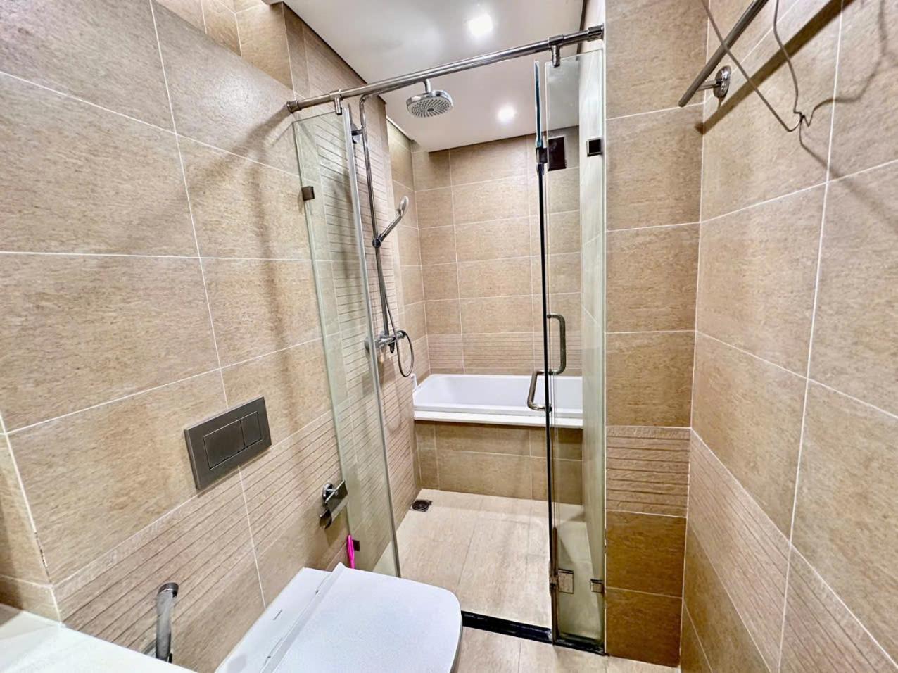Luxury Apartment In Vinhomes Metropolis Hanoi Exteriör bild