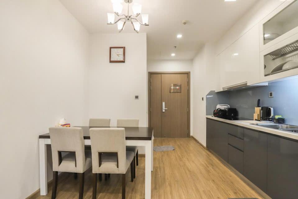 Luxury Apartment In Vinhomes Metropolis Hanoi Exteriör bild